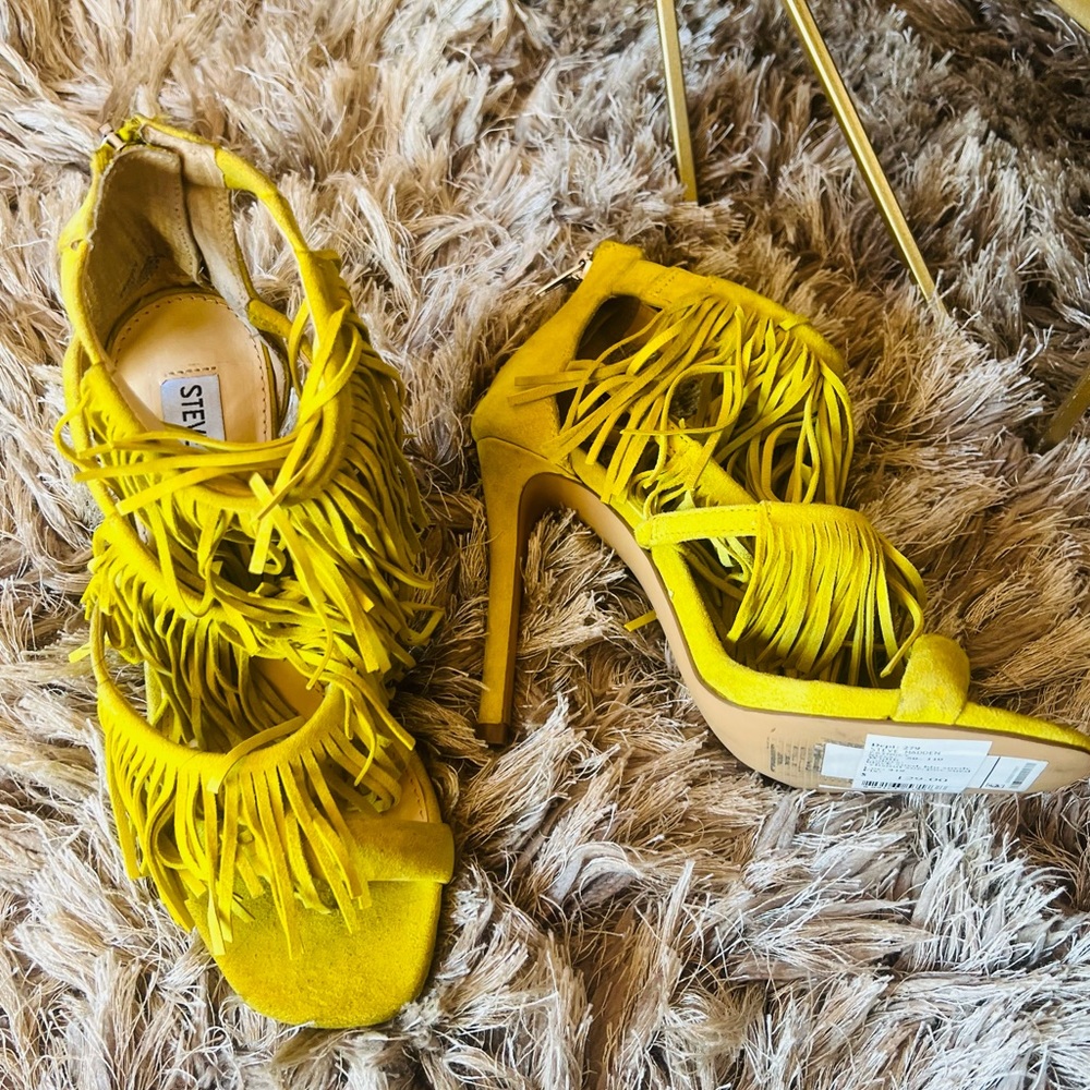 Fringe yellow heels